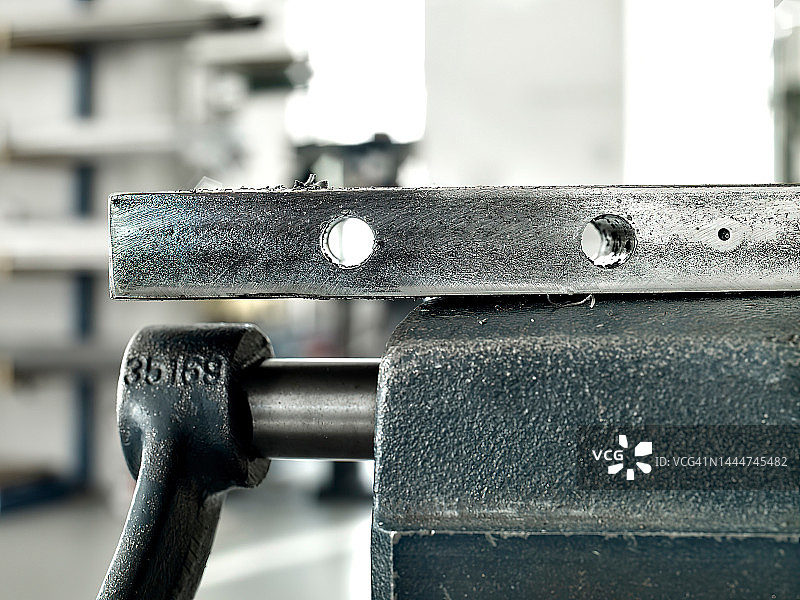 铁匠车间的虎钳图片素材