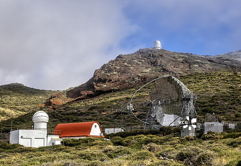 拉帕尔马岛罗克·德·洛斯·穆查乔斯天文望远镜和天文台图片素材