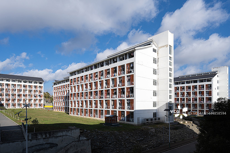 大学学生公寓楼外景图片素材