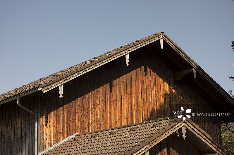 乡村谷仓或设备棚图片素材