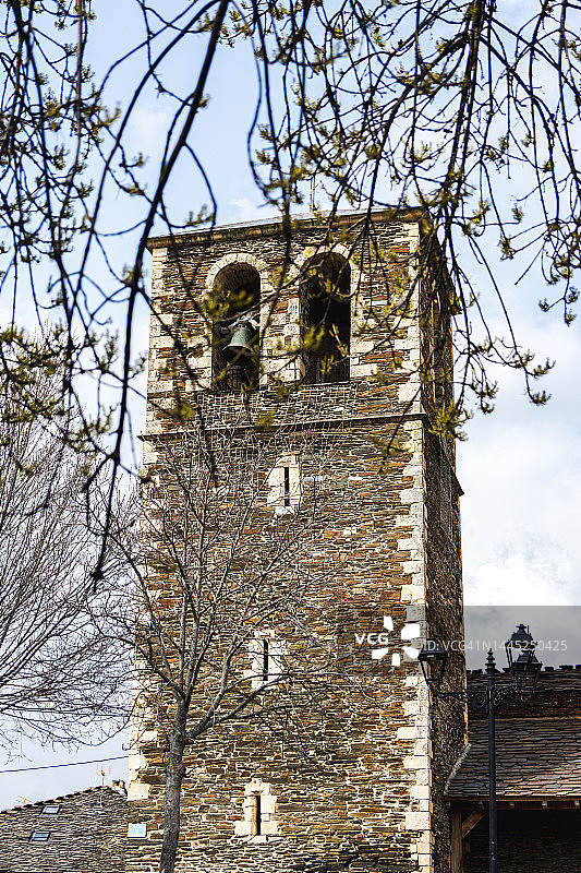 西班牙瓜达拉哈拉省坎皮略德拉斯拉纳斯教堂图片素材