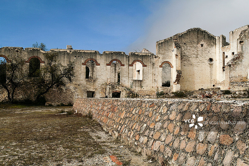 墨西哥波佐斯废弃的古老银矿小镇图片素材
