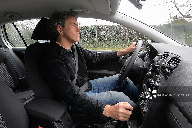 车内视角：普通乘用车内部图片素材