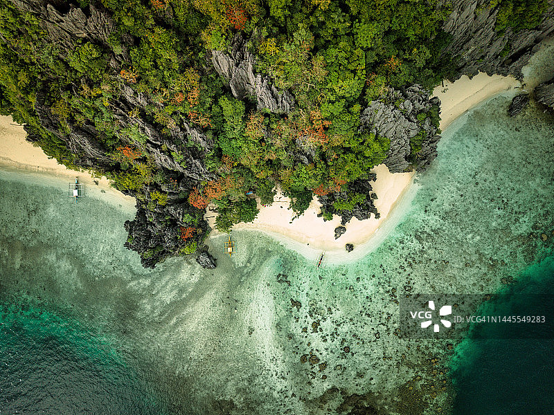 菲律宾巴奎特群岛美丽泻湖鸟瞰图图片素材