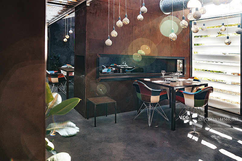 开业前无人的豪华餐厅内部图片素材