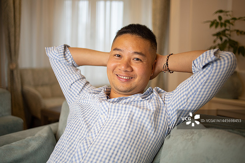 年轻人图片素材