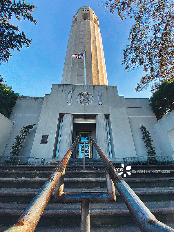 旧金山电报山黄昏时的科伊特塔图片素材