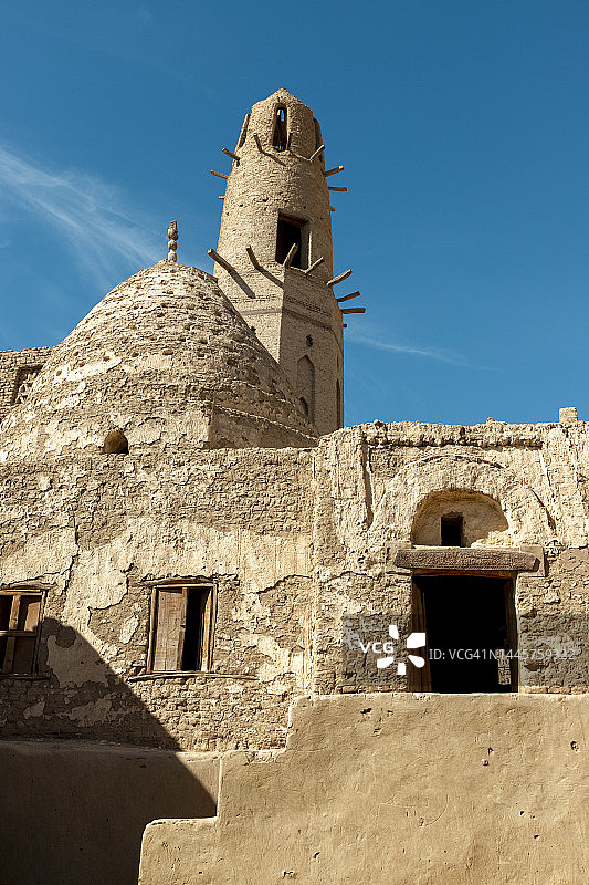 埃及代赫莱附近盖斯尔的泥砖小镇图片素材