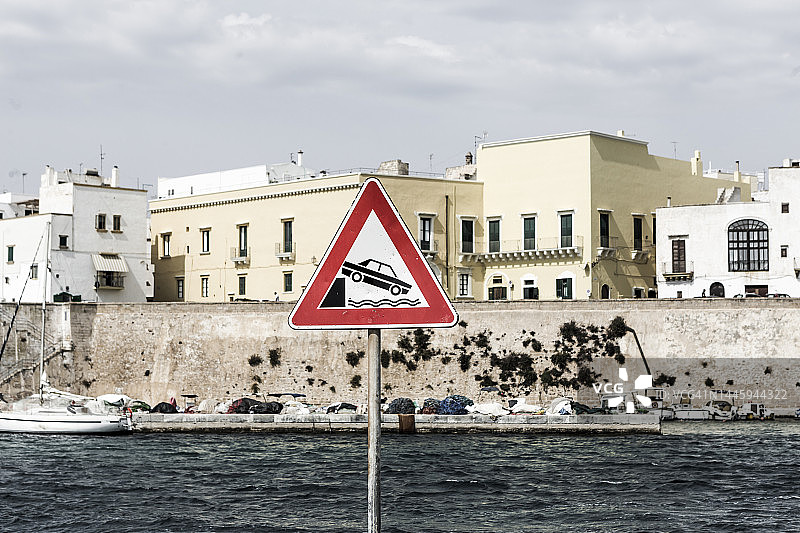 危险路标图片素材