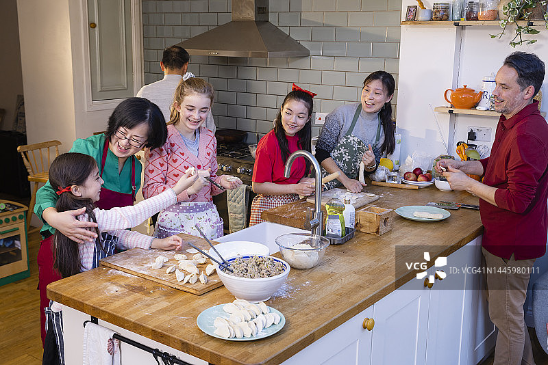 全家在一起图片素材