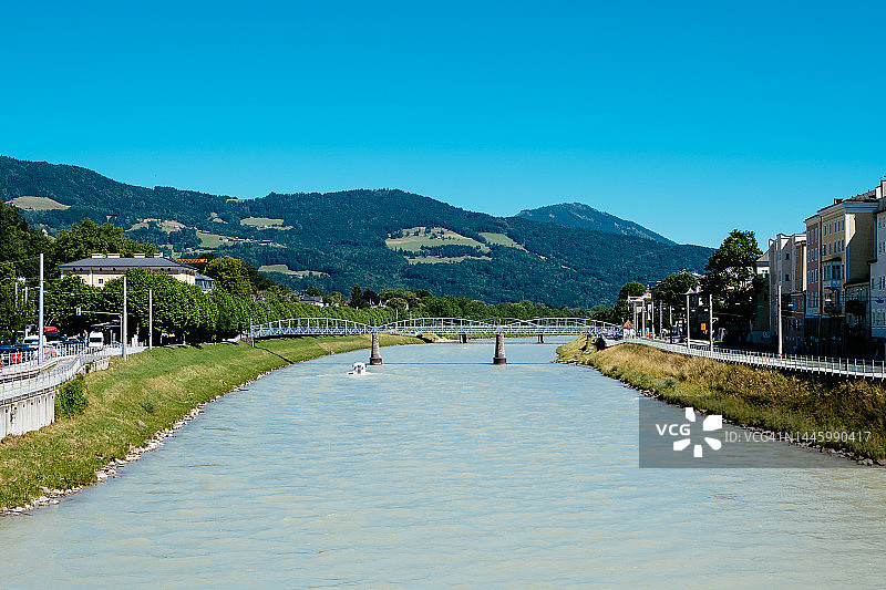 萨尔察赫河上的农塔勒桥图片素材