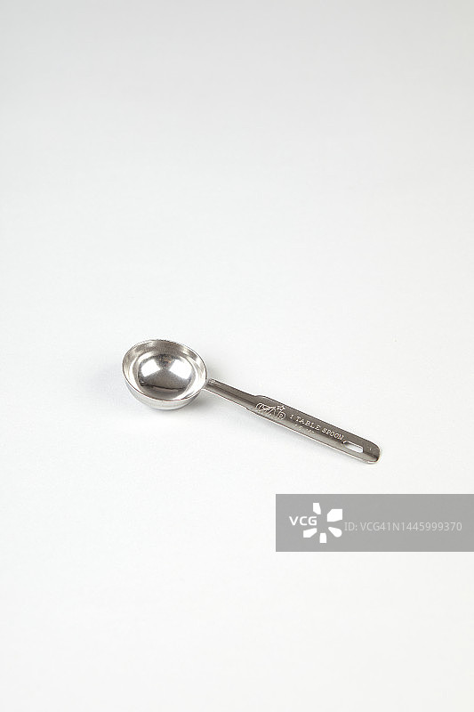 银色金属铁制烹饪勺图片素材
