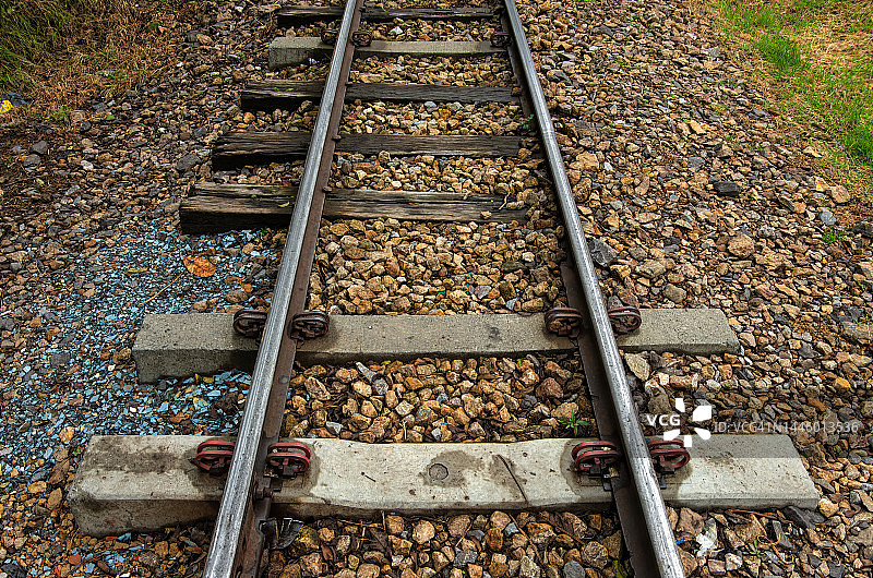 逐渐消失的铁路轨道图片素材