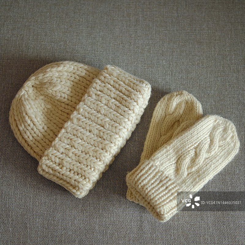纱线制成的保暖针织帽图片素材