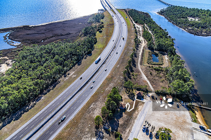 穿过彭萨科拉的10号州际公路图片素材