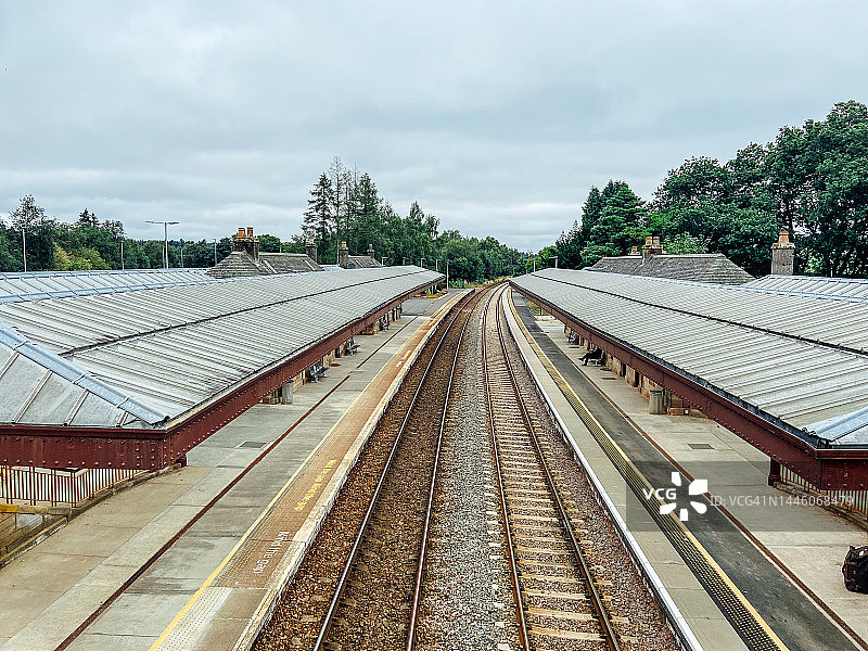苏格兰鹰阁乡村火车站台图片素材