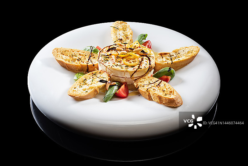 烤卡门贝尔奶酪图片素材