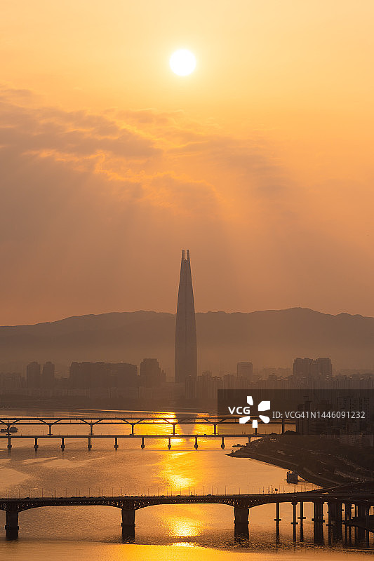 首尔市湄峰山公园的汉江景观图片素材