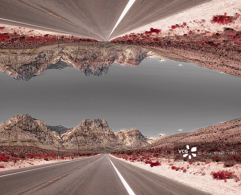美国内华达州沙漠公路倒置图像图片素材