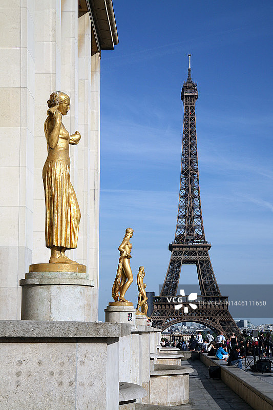 从巴黎特罗卡德罗广场看到的埃菲尔铁塔图片素材