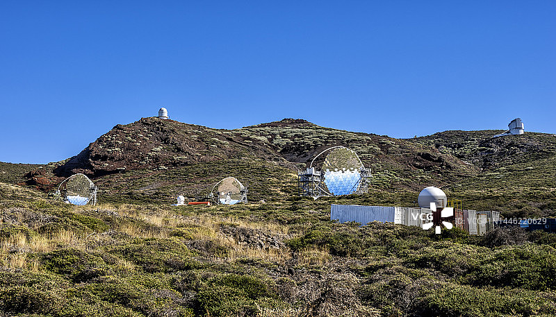 拉帕尔马岛罗克·德·洛斯·穆查乔斯天文望远镜和天文台图片素材