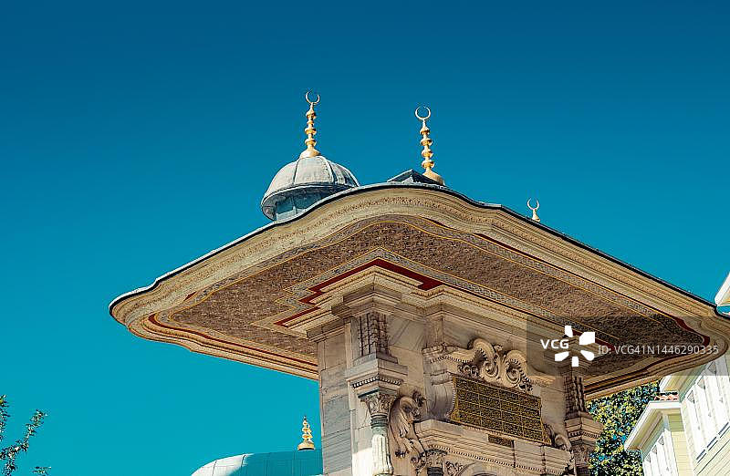 土耳其伊斯坦布尔奥斯曼建筑的穹顶外观图片素材