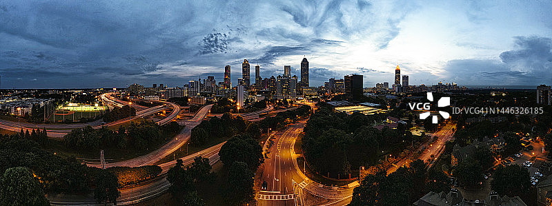 通往城市的多条道路图片素材