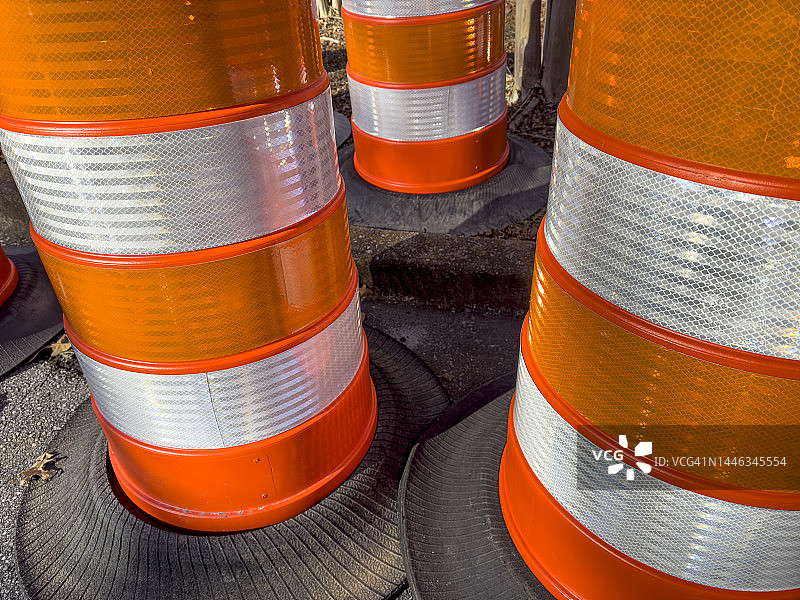 道路运输建设安全桶图片素材