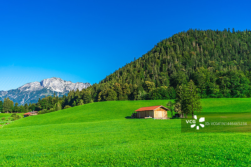 德国巴伐利亚山区乡村景色图片素材