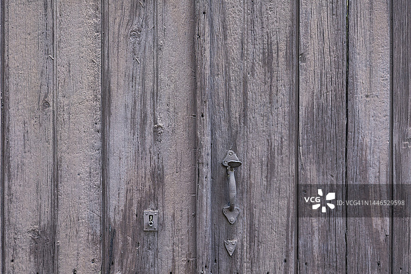 棕色木质关闭的门细节图片素材
