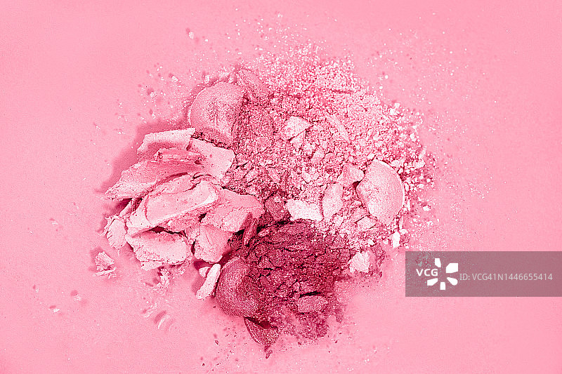 女士彩妆产品 - 粉色和品红色眼影图片素材