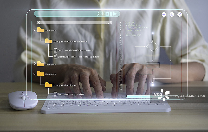 在家使用电脑和代码的家庭作业项目图片素材