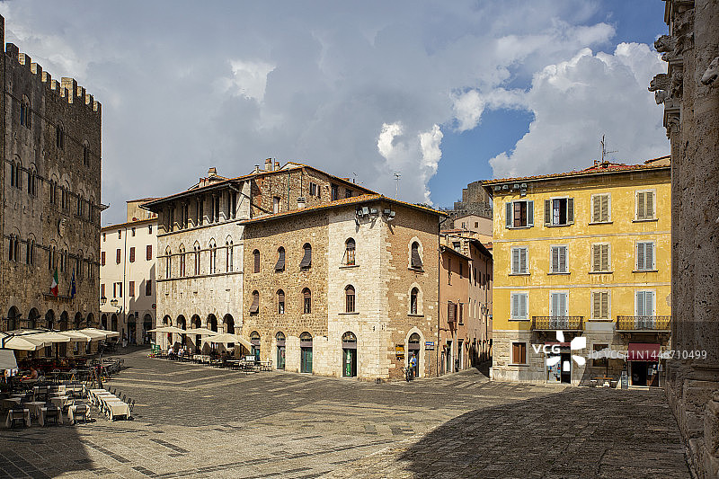 意大利托斯卡纳马萨马里蒂马城镇广场晴日风光图片素材