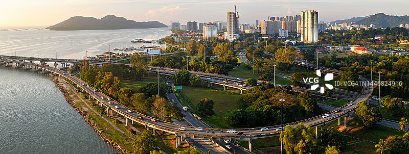 槟城日出时的立交桥图片素材