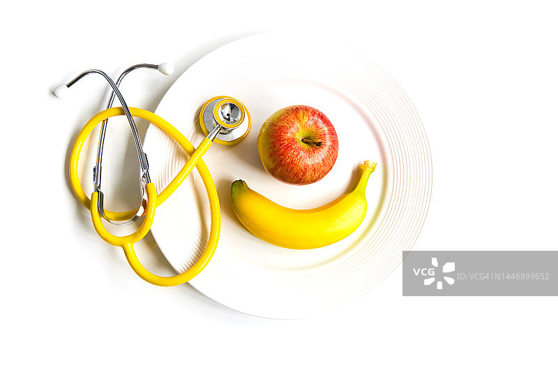 天平上的水果图片素材