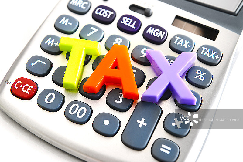 计算器上的税务图片素材