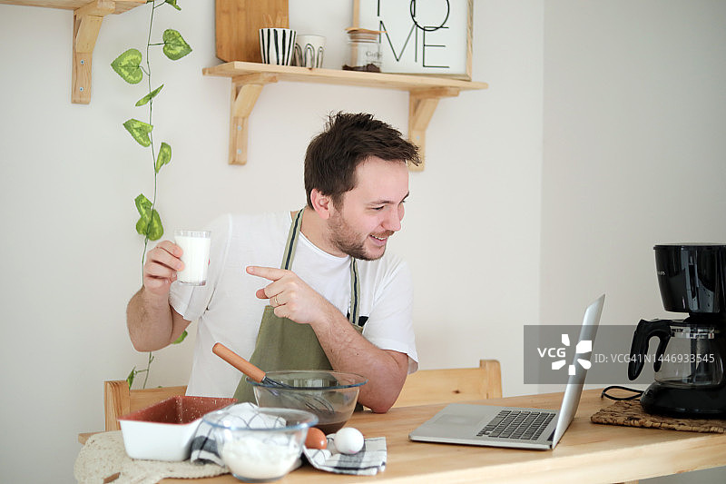 在家工作、厨房装饰、食谱图片素材