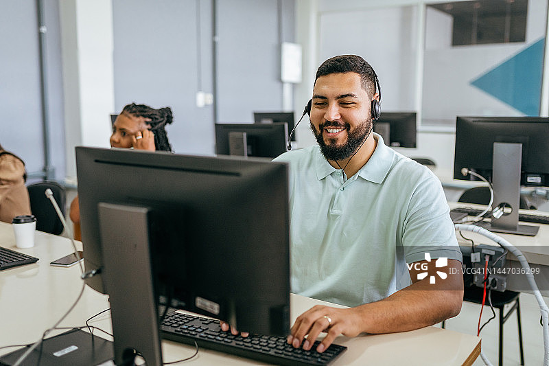在线客户服务中心图片素材