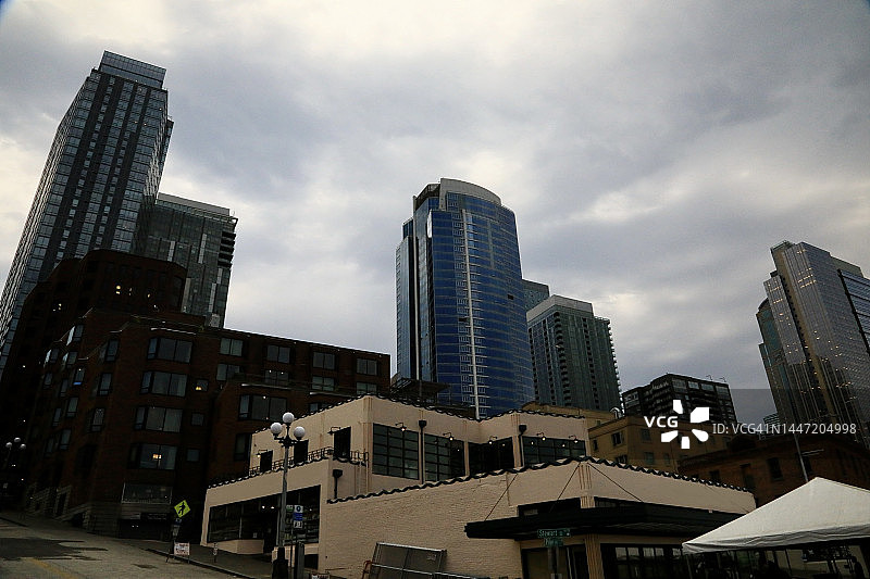 西雅图雨天市中心建筑图片素材