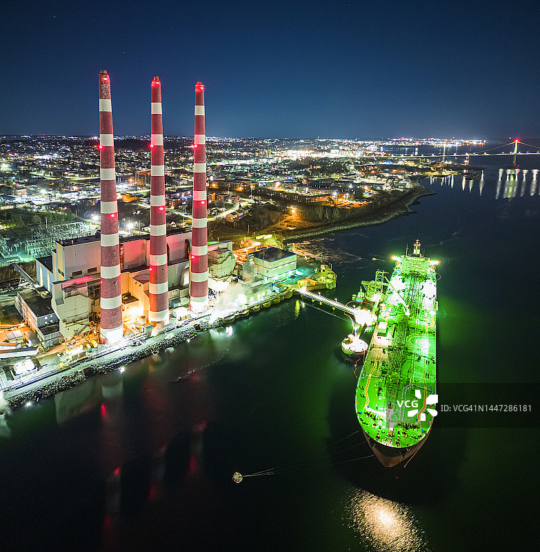 发电厂的油轮图片素材