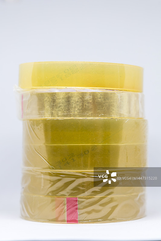 成卷透明胶带堆叠的特写图片素材