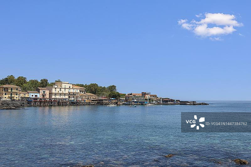 意大利西西里阿奇雷亚莱的卡波穆利尼渔村风光图片素材