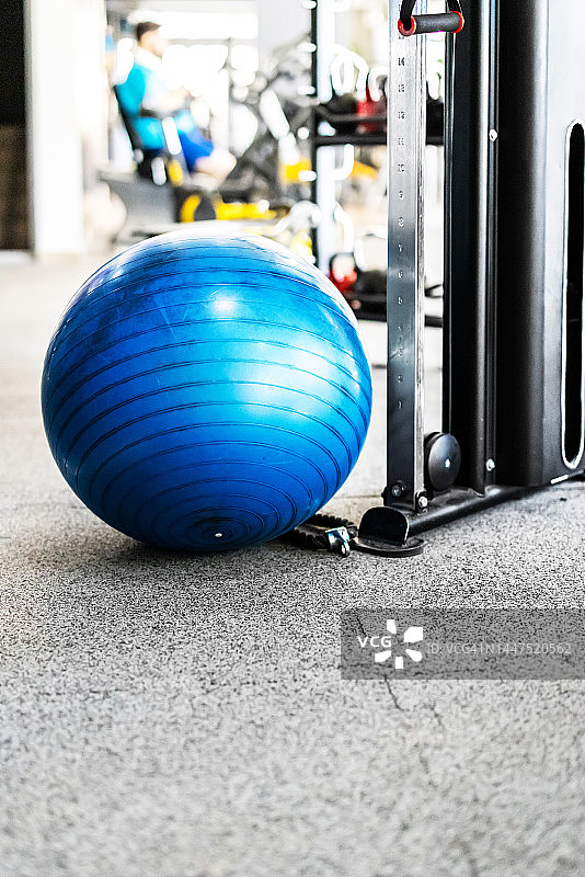 健身房内的训练器材景观图片素材