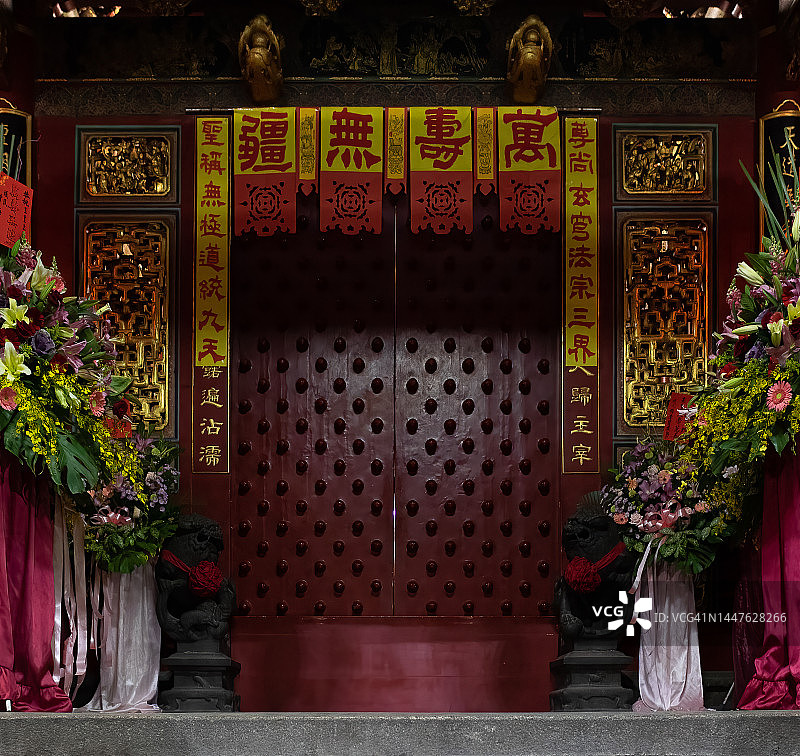 夜间寺庙入口图片素材