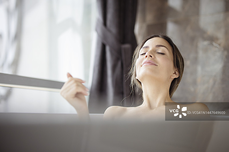 没有什么比泡泡浴更能提升心情了图片素材