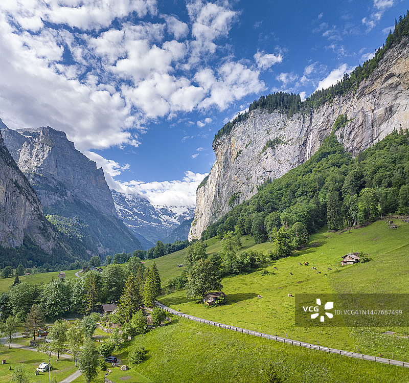 施陶河瀑布，特吕梅尔巴赫瀑布，劳特布龙嫩山谷，瑞士图片素材