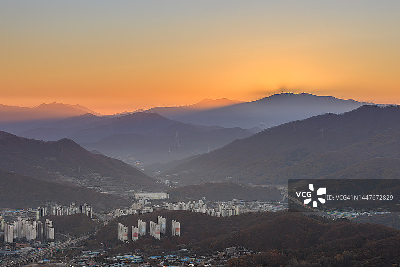京畿道南杨州Vision Hills CC，白峰山日出图片素材