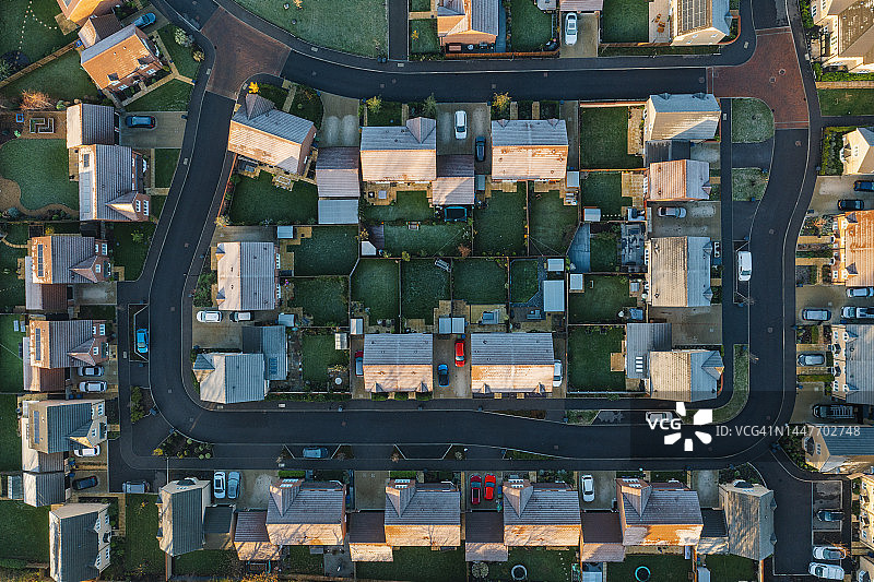 霜冻清晨郊区住宅无人机视角图片素材