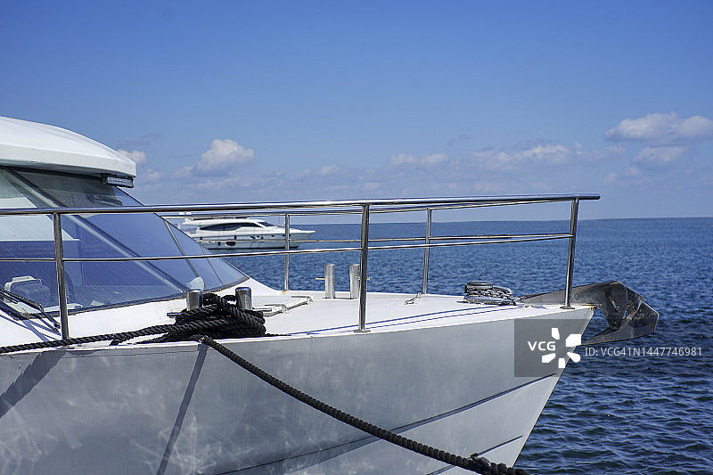 游艇船头特写图片素材