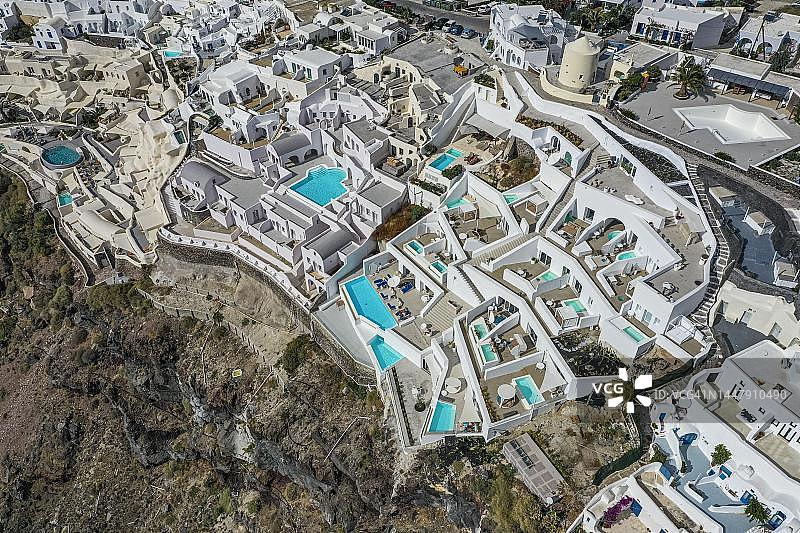 希腊圣托里尼豪华酒店泳池航拍图片素材